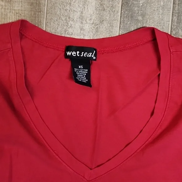 Wet Seal brand TSHIRT - Picture 6 of 8